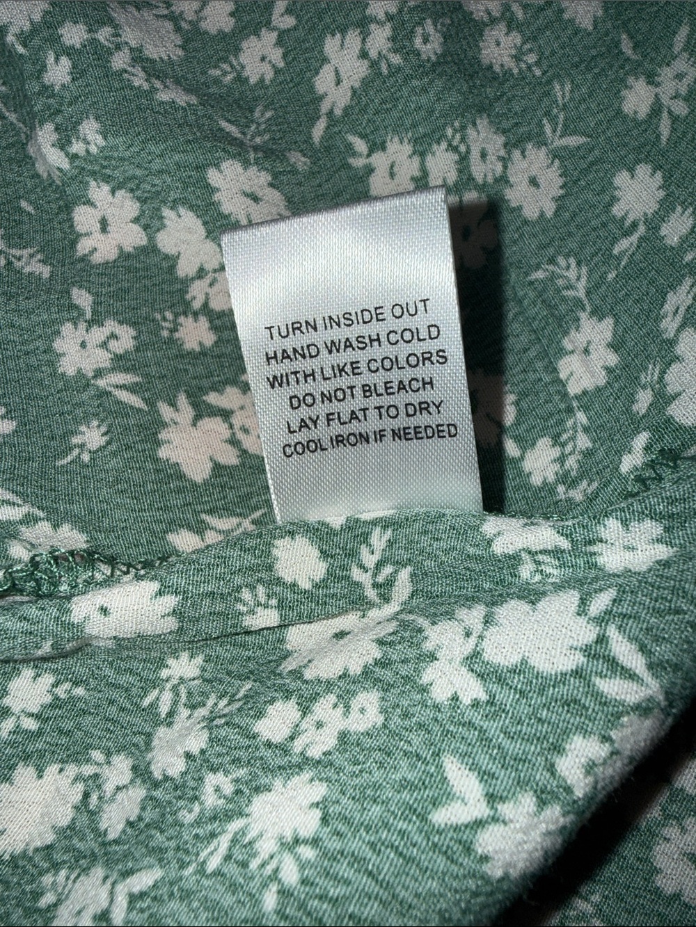 Floral Green Midi Dress with Sweetheart Neckline - Picture 7 of 7